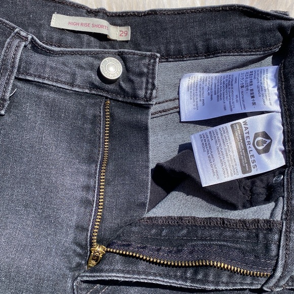 LEVIS - HIGH RISE SHORTS - 29 - Picture 4 of 6